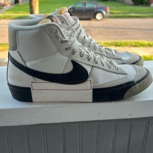 Nike blazer mid’s